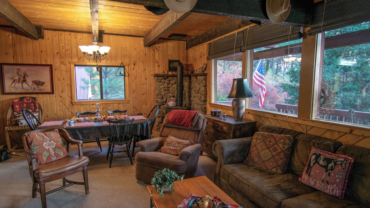 Photo of Livingroom in San Juan River Village