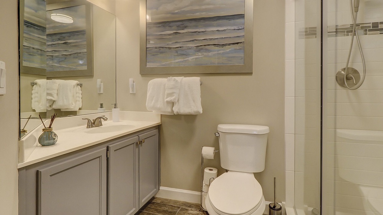 Photo of Bathroom in Folly Field