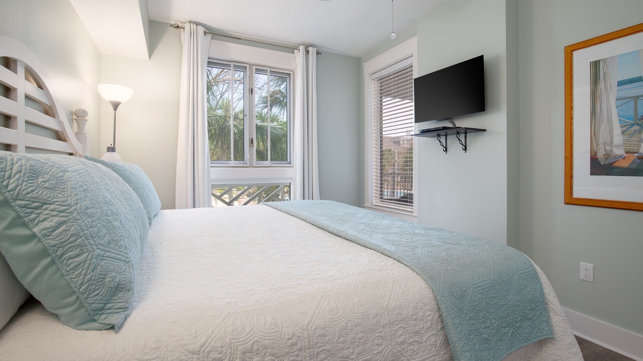 Photo of Bedroom in Baytowne Wharf