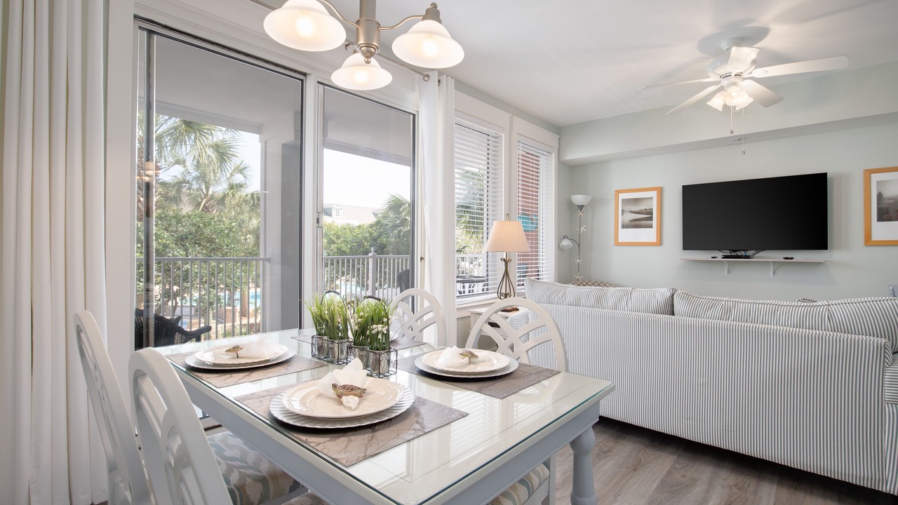 Photo of Livingroom in Baytowne Wharf