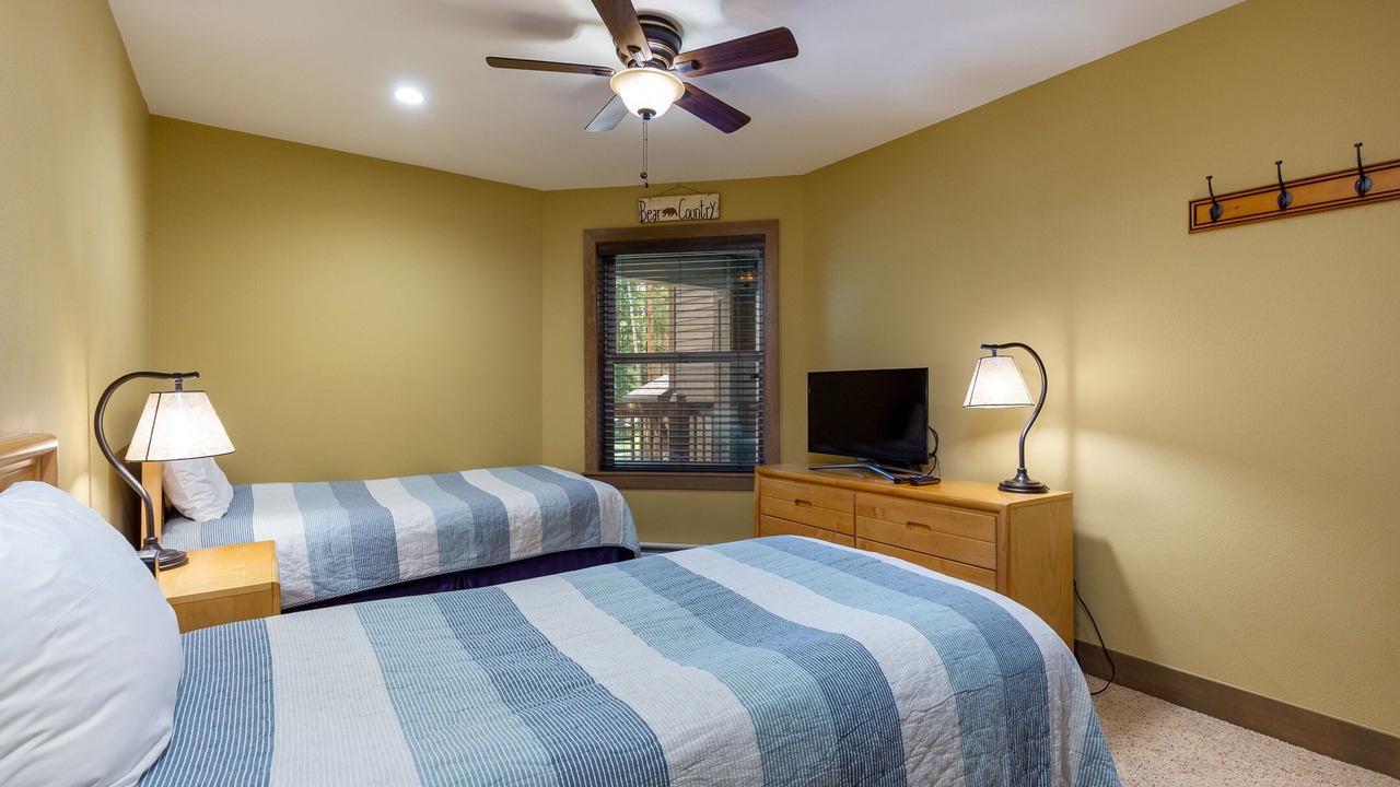 Photo of Bedroom in Four O'Clock