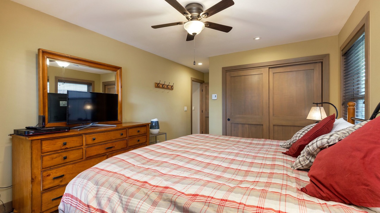 Photo of Bedroom in Four O'Clock
