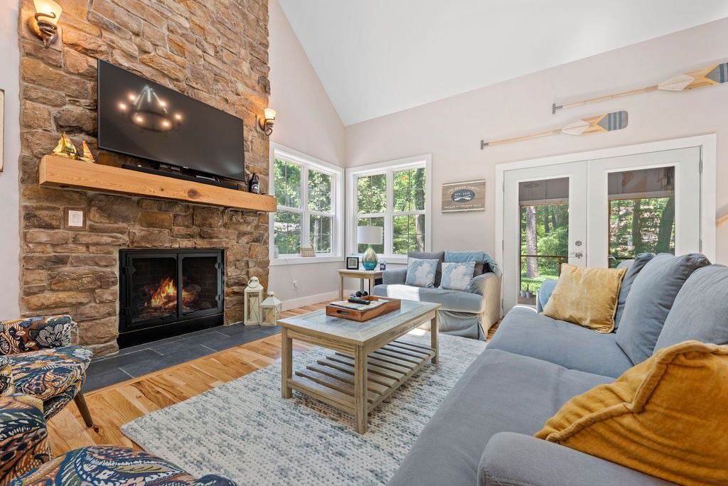 Photo of Livingroom in Harbert