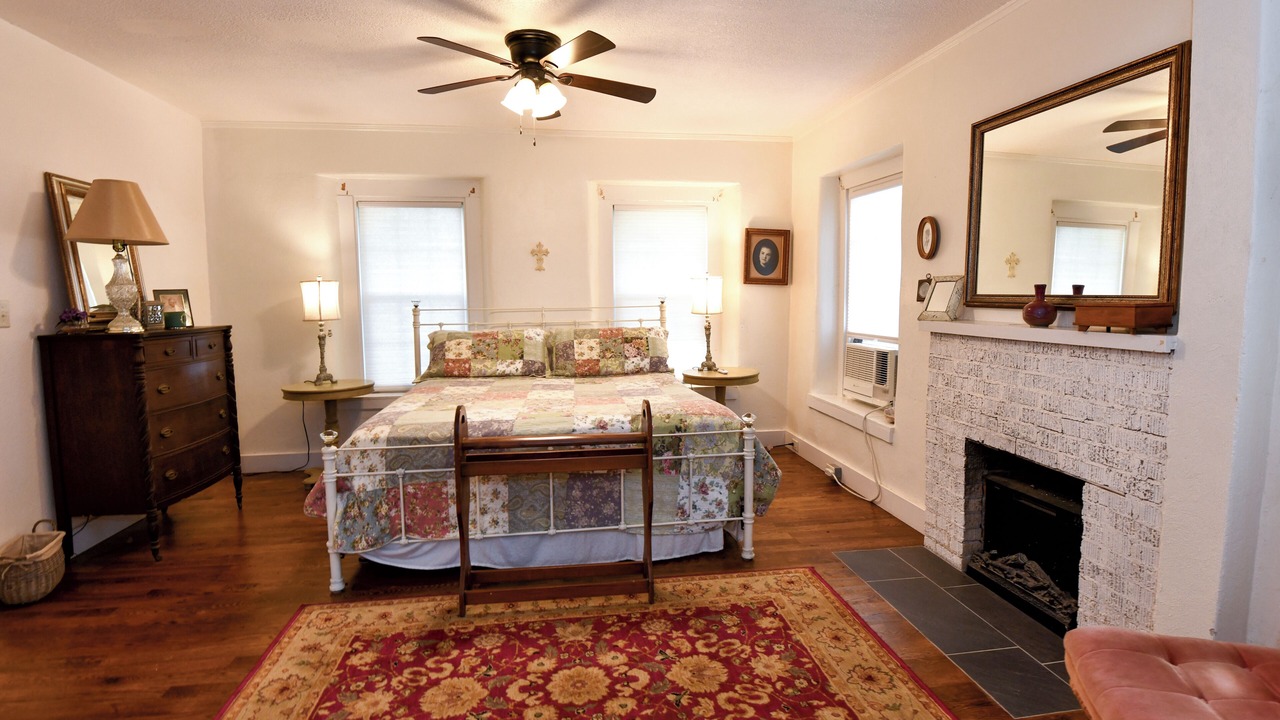 Photo of Bedroom in Utopia