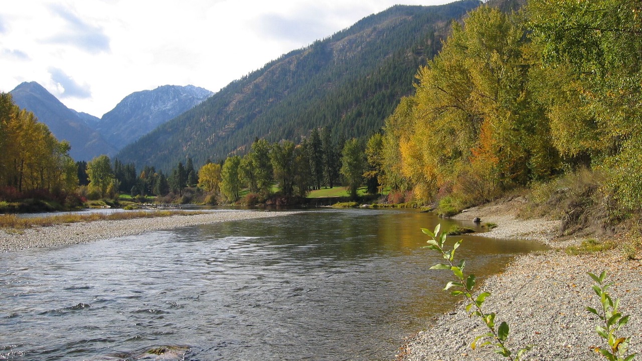 Photo of Others in Downtown Leavenworth