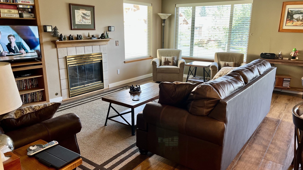 Photo of Livingroom in Downtown Leavenworth