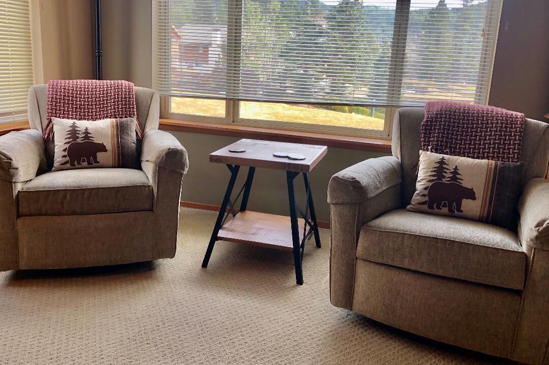 Photo of Livingroom in Downtown Leavenworth