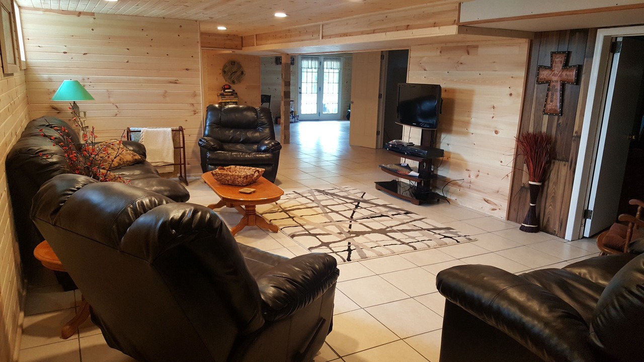 Photo of Bedroom in Lake Milton