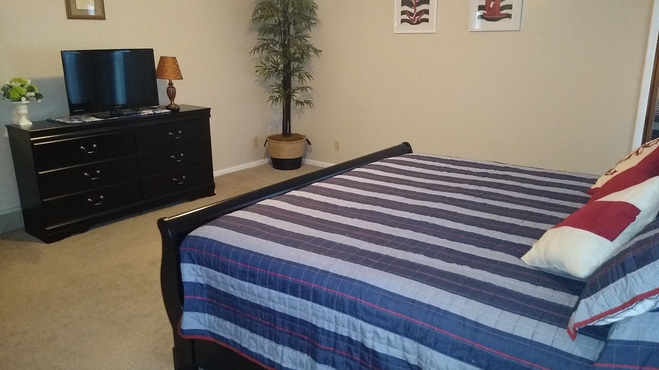 Photo of Bedroom in Lake Milton
