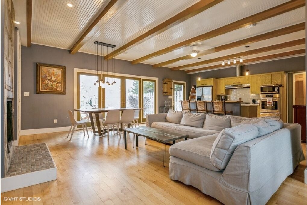 Photo of Livingroom in Bridgman
