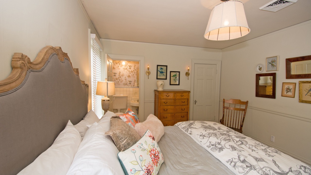 Photo of Bedroom in Lewisburg