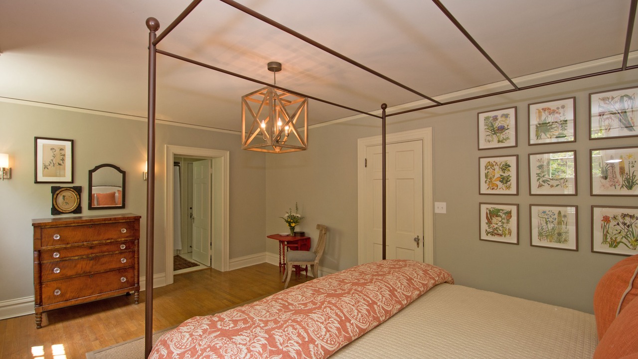 Photo of Bedroom in Lewisburg