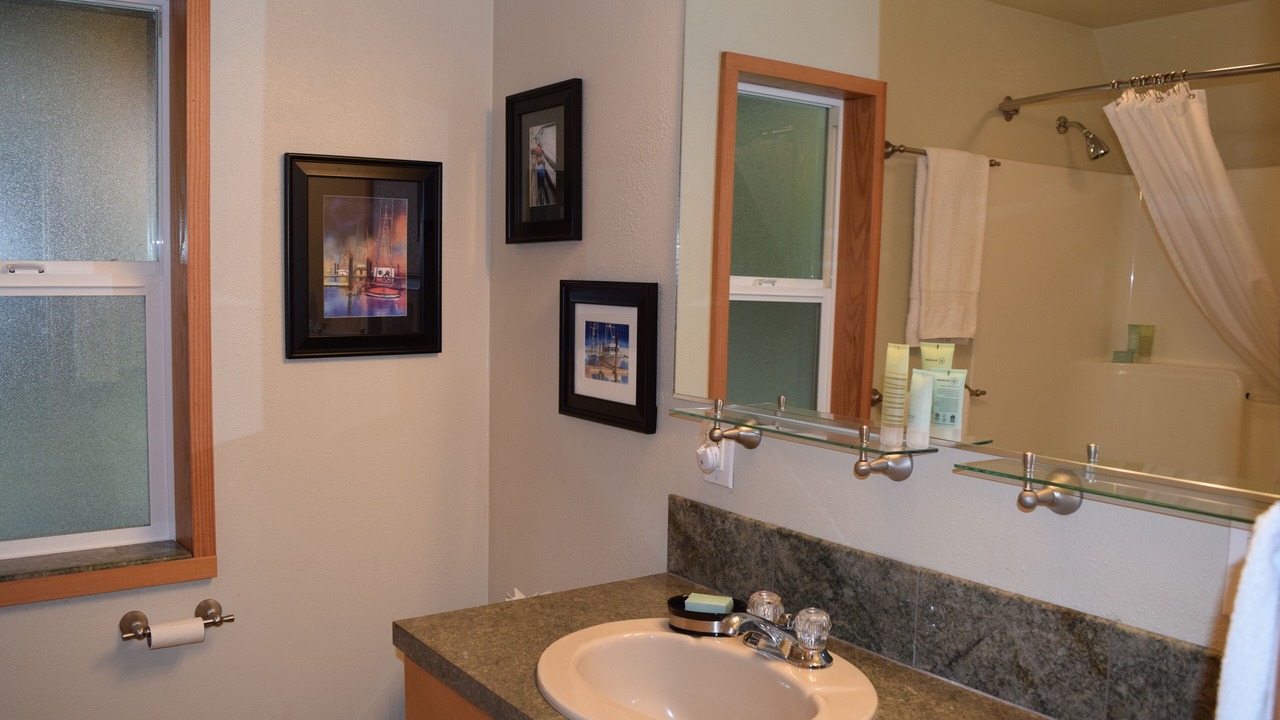 Photo of Bathroom in Lakeside