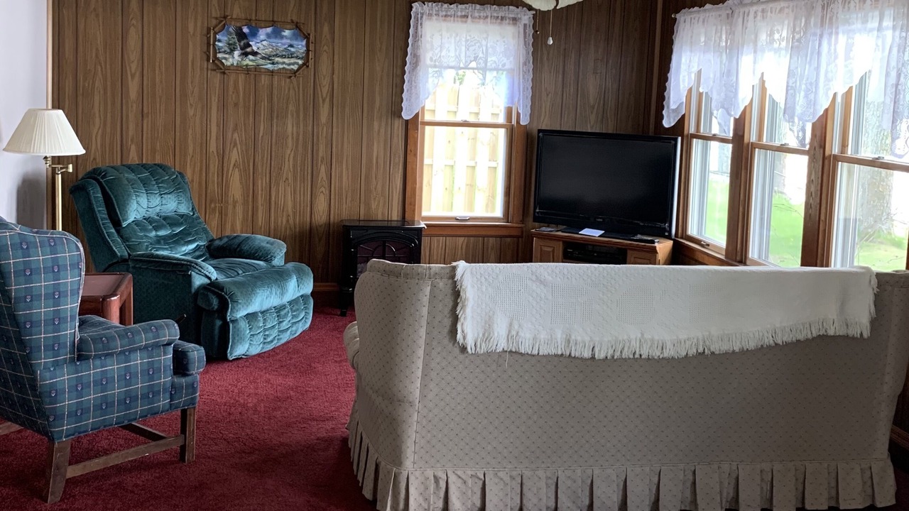 Photo of Livingroom in Cornell