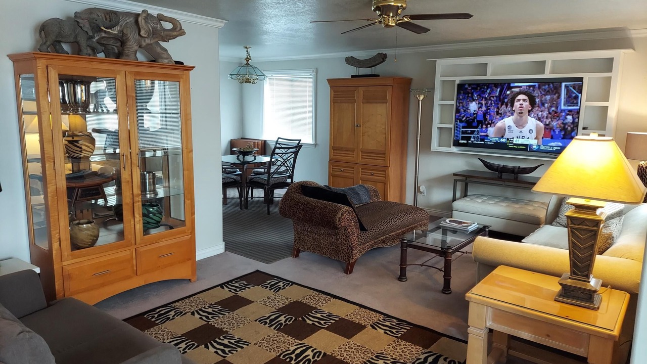 Photo of Livingroom in Cottonwood Heights
