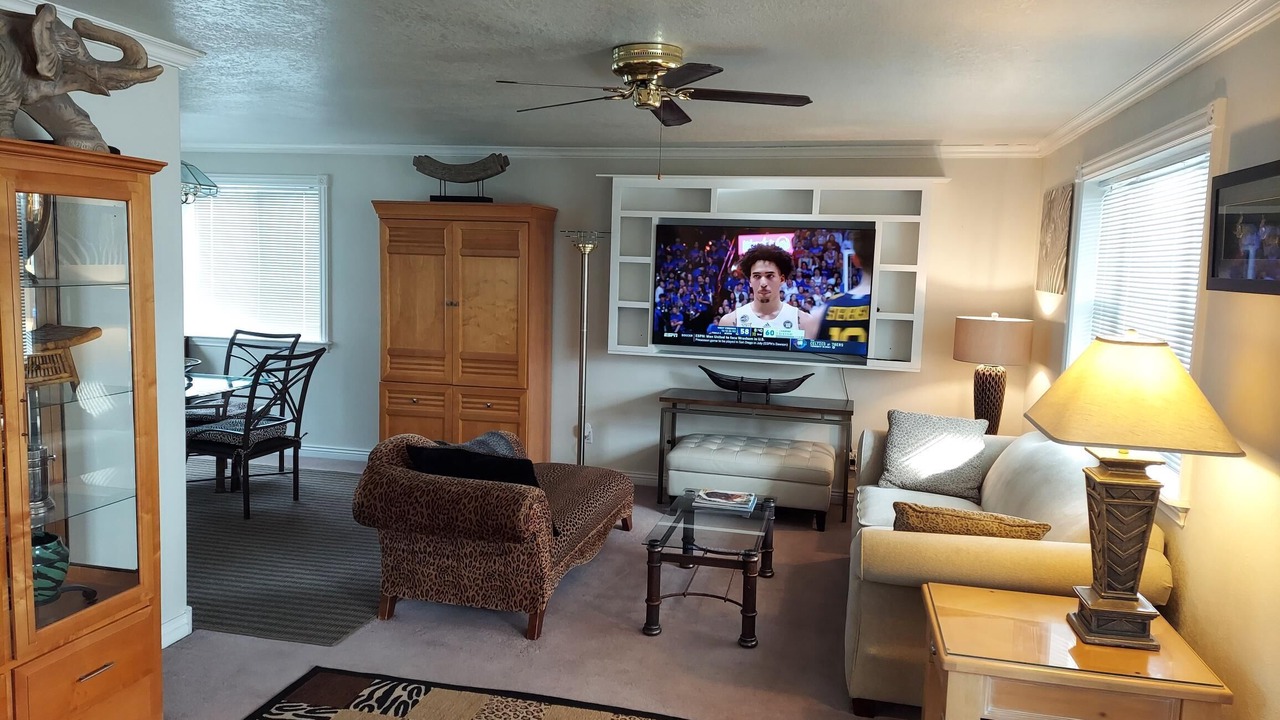 Photo of Livingroom in Cottonwood Heights