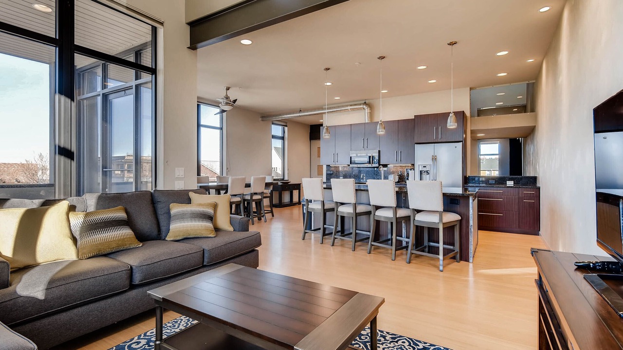 Photo of Livingroom in North Central Westminster