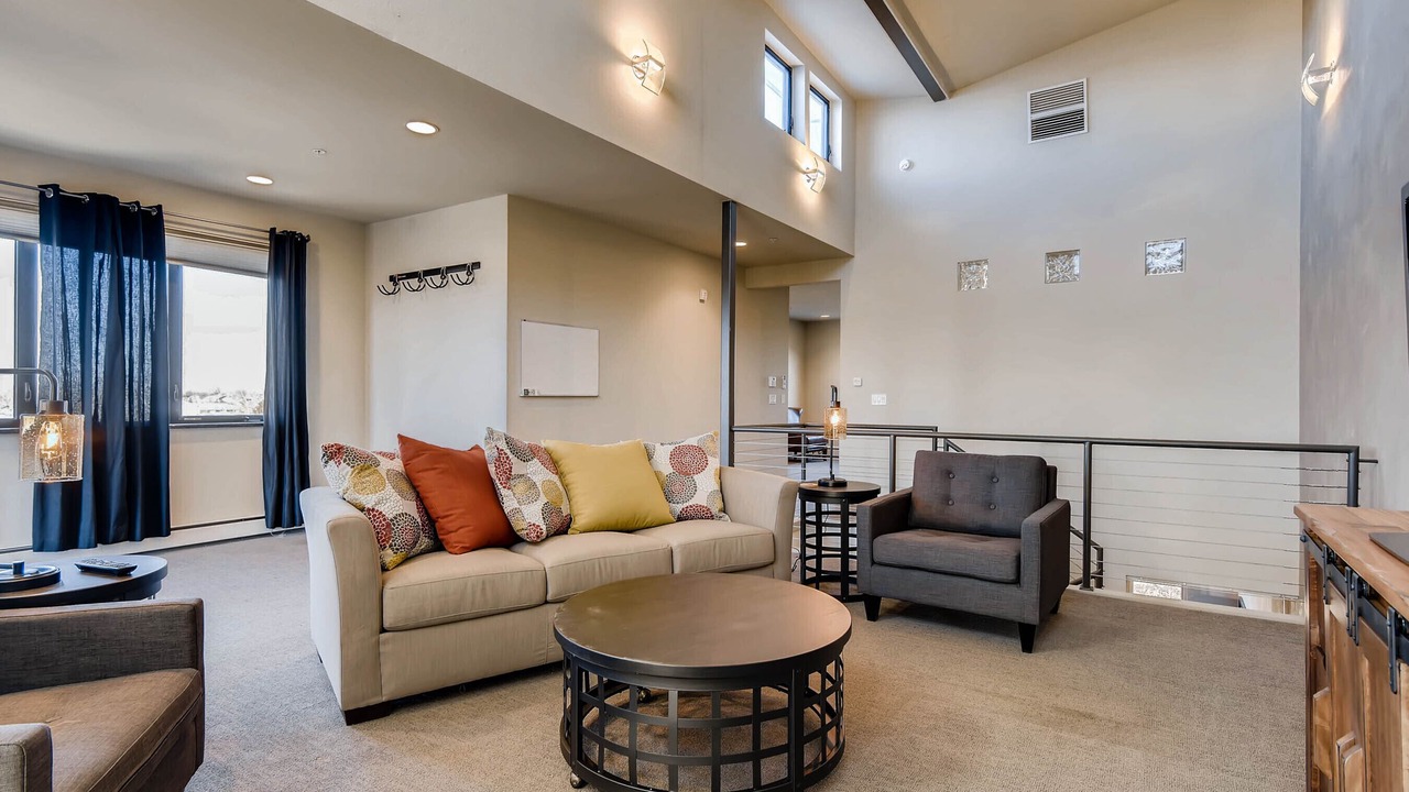 Photo of Livingroom in North Central Westminster