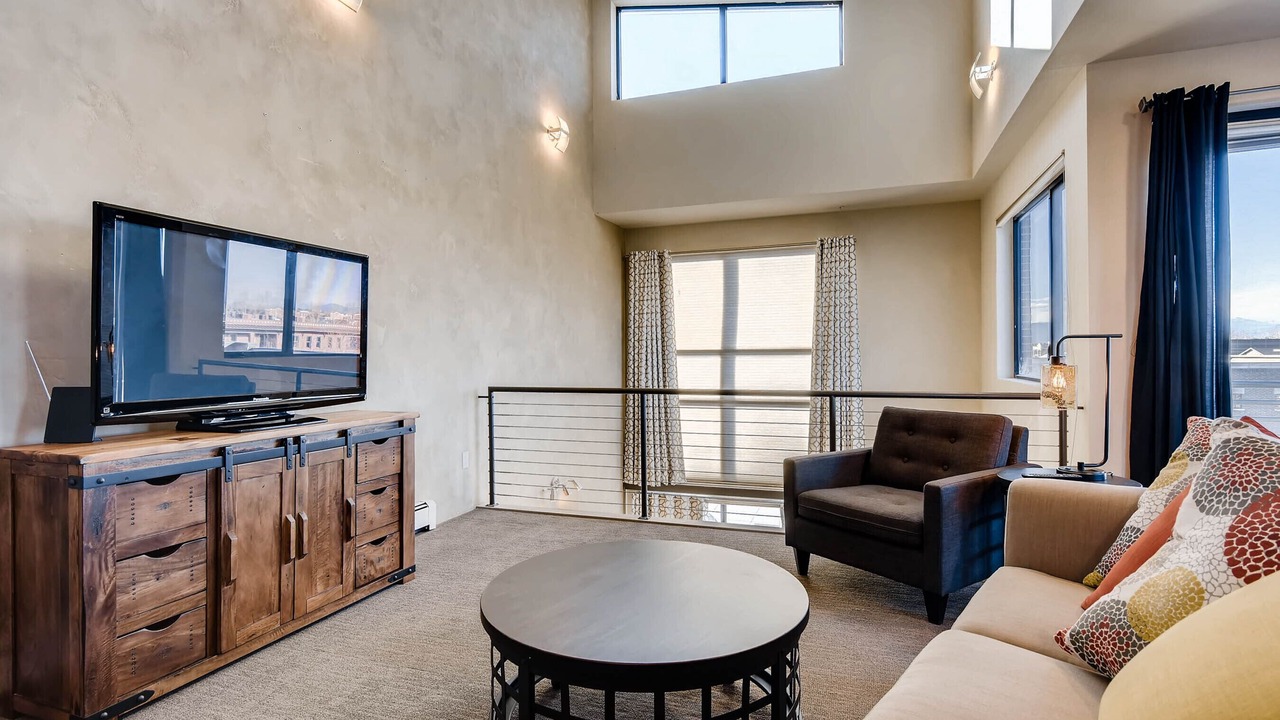 Photo of Livingroom in North Central Westminster