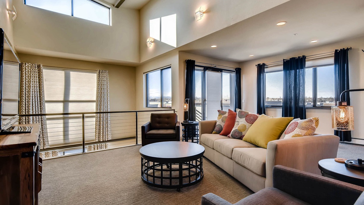 Photo of Livingroom in North Central Westminster