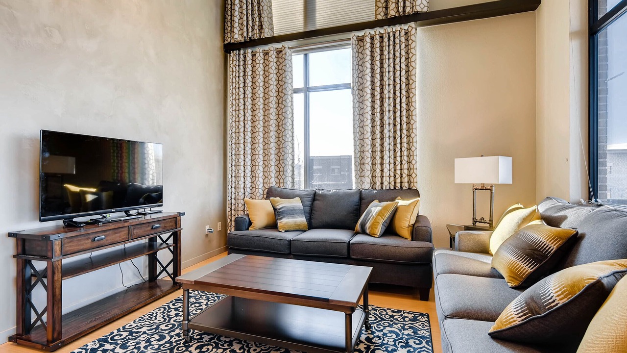 Photo of Livingroom in North Central Westminster