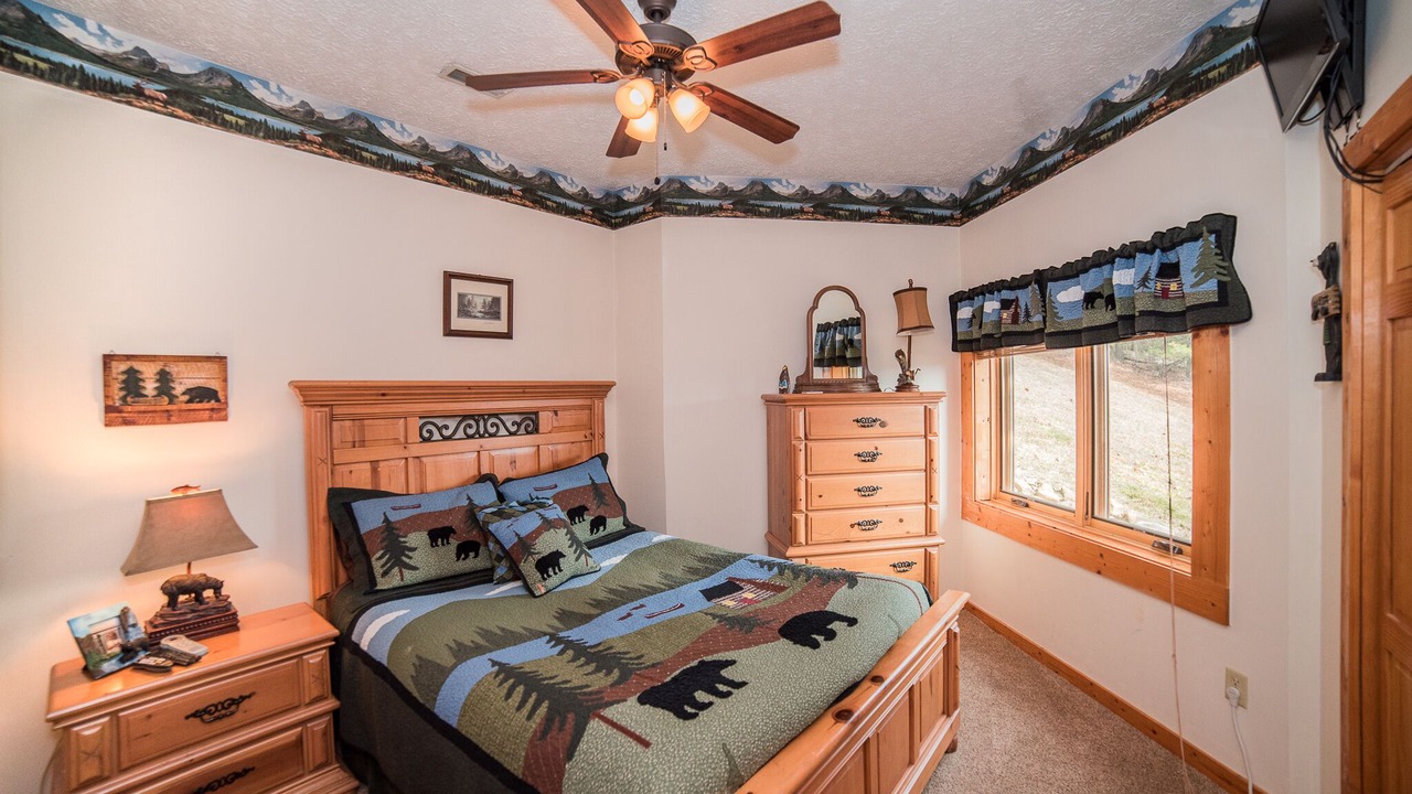 Photo of Bedroom in Gatlinburg - Pigeon Forge