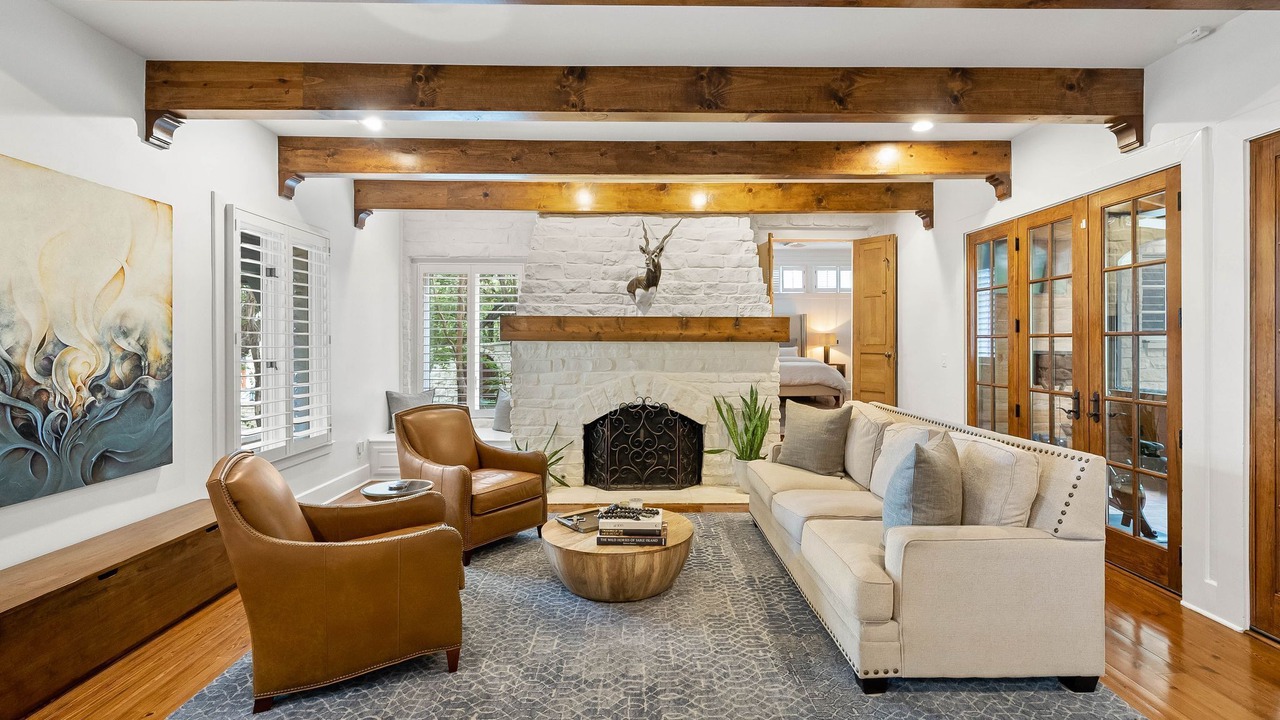 Photo of Livingroom in Rivercrest