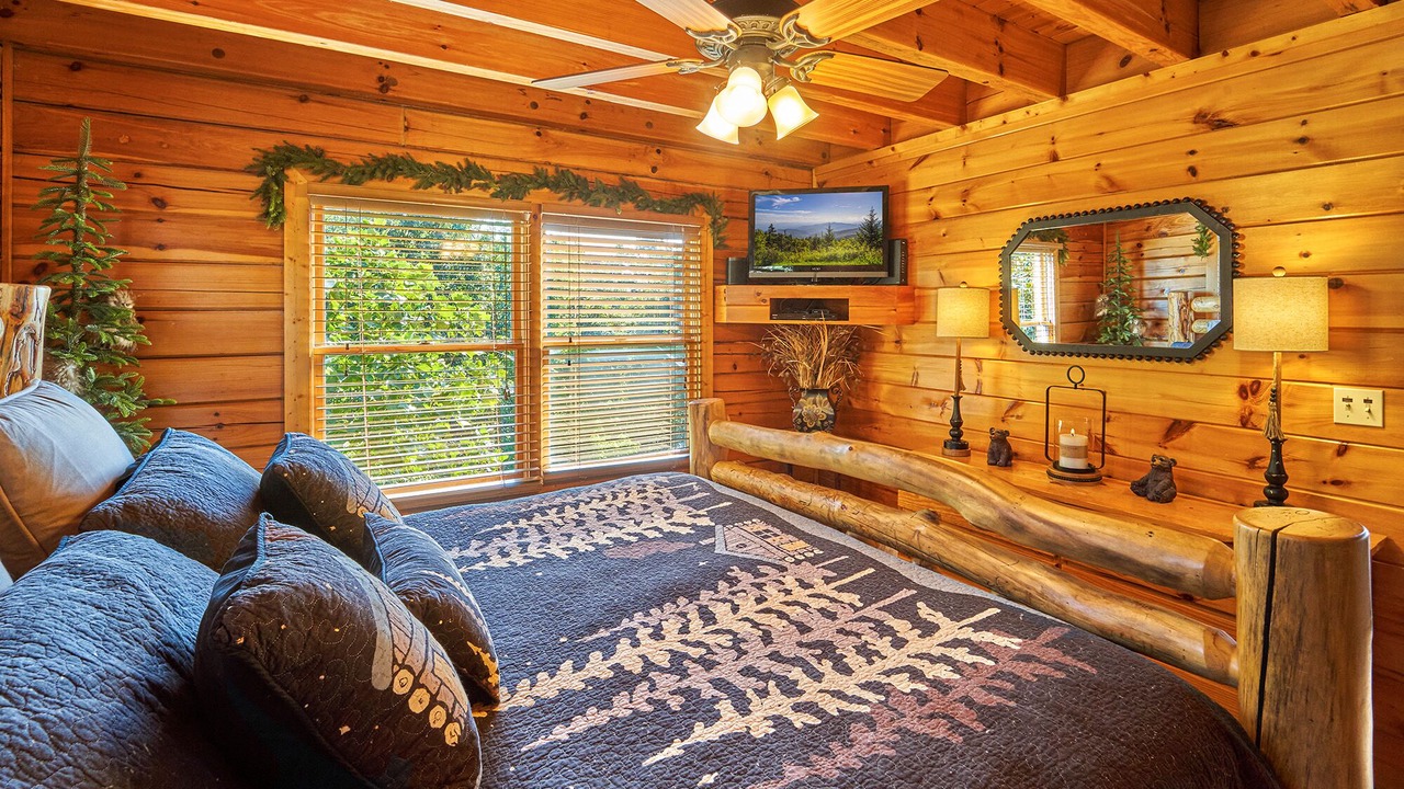 Photo of Bedroom in Gatlinburg - Pigeon Forge
