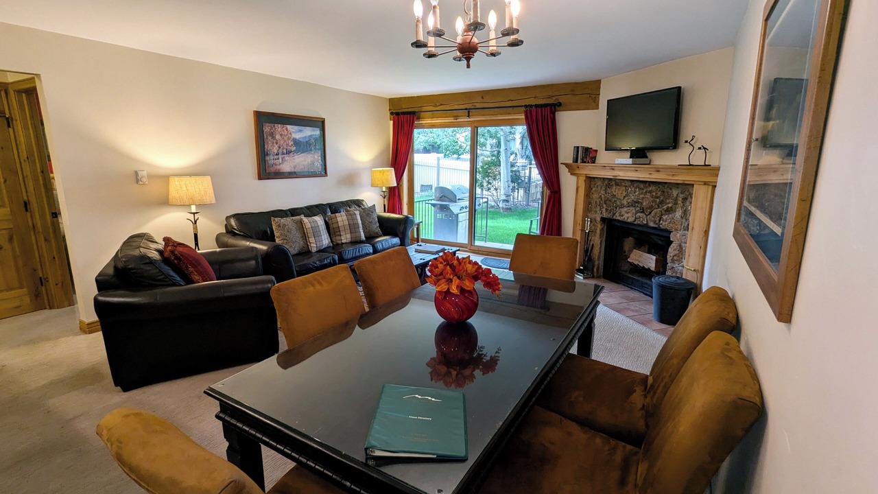 Photo of Livingroom in Avon