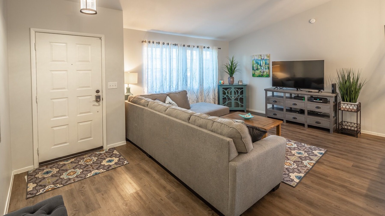 Photo of Livingroom in Green Valley North