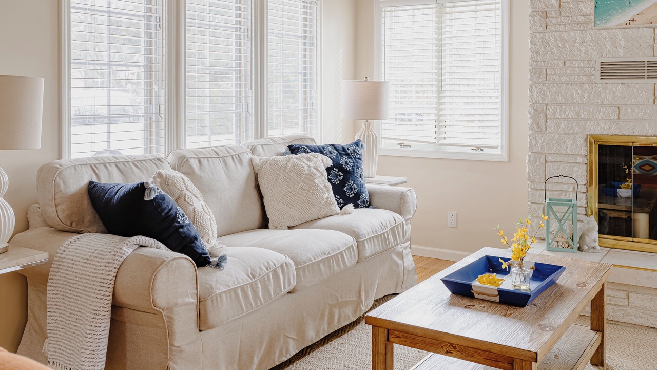 Photo of Livingroom in Grand Beach