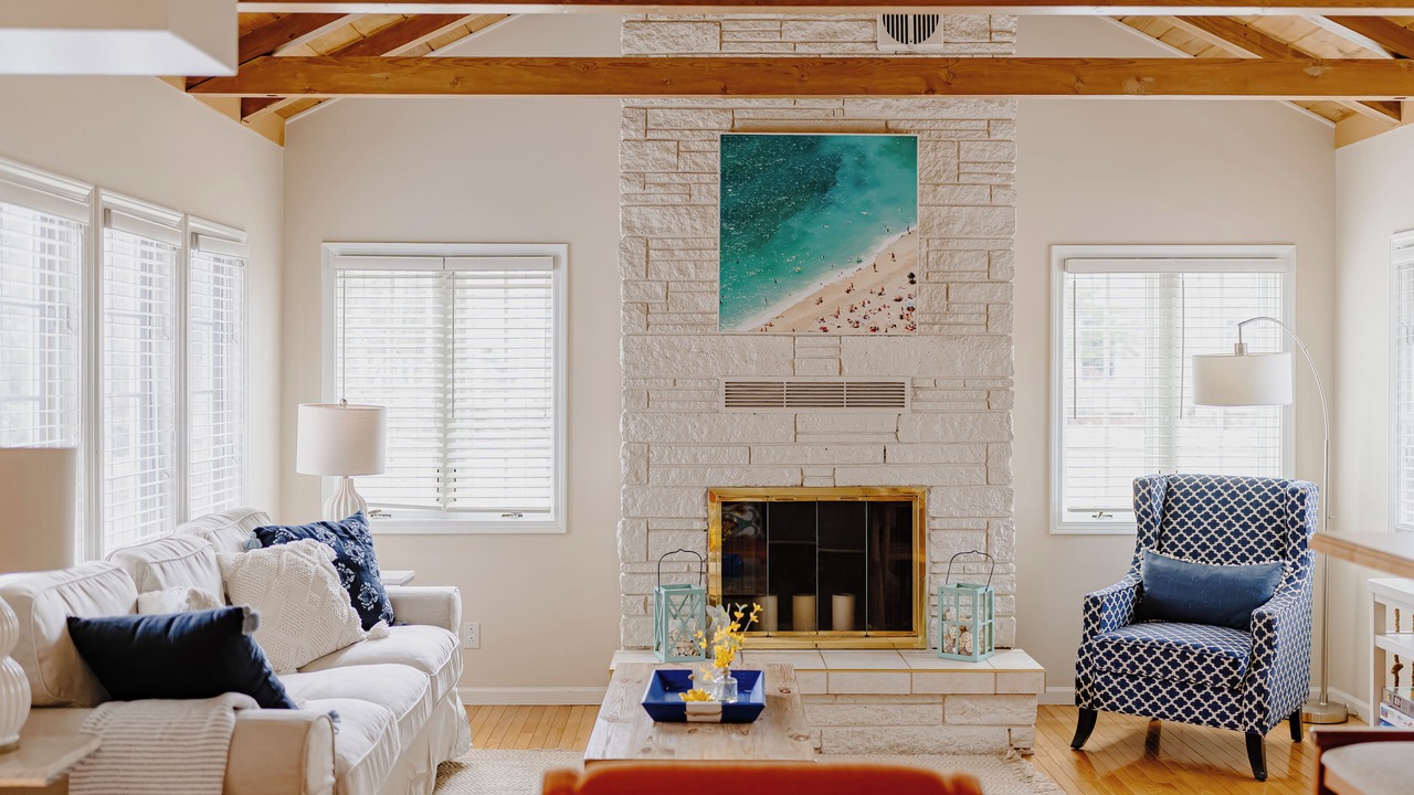 Photo of Livingroom in Grand Beach