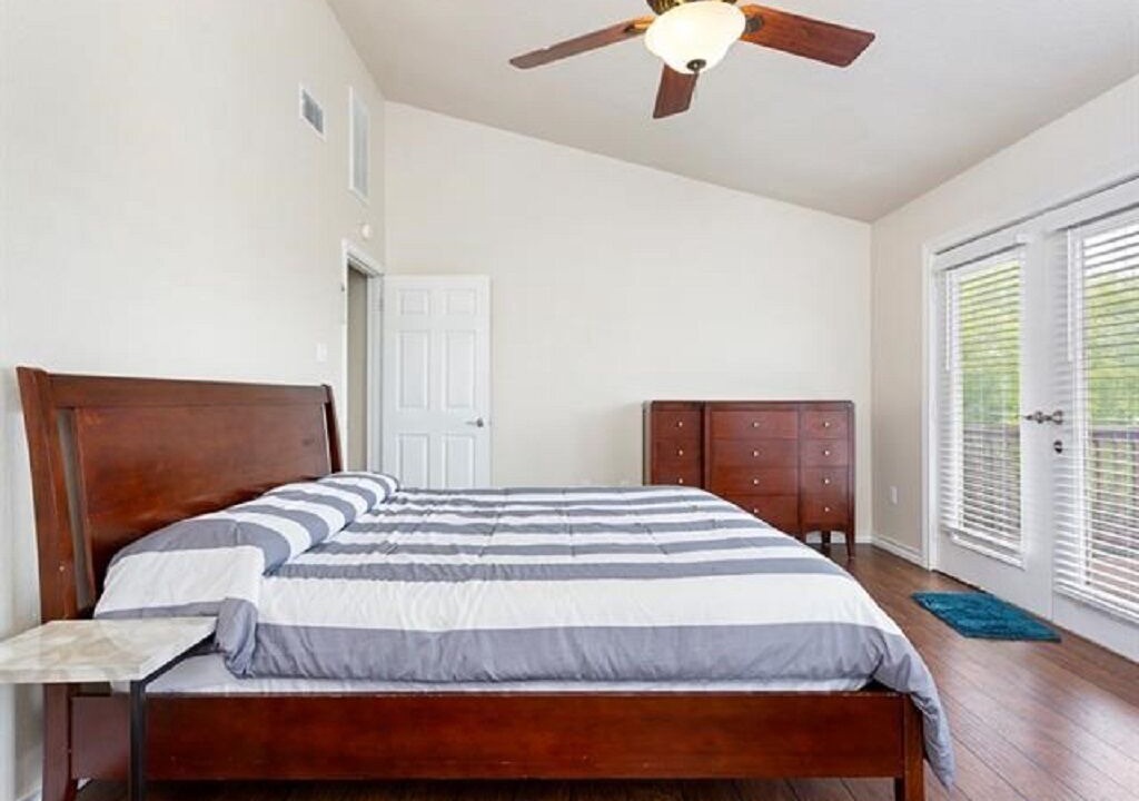 Photo of Bedroom in Point Venture