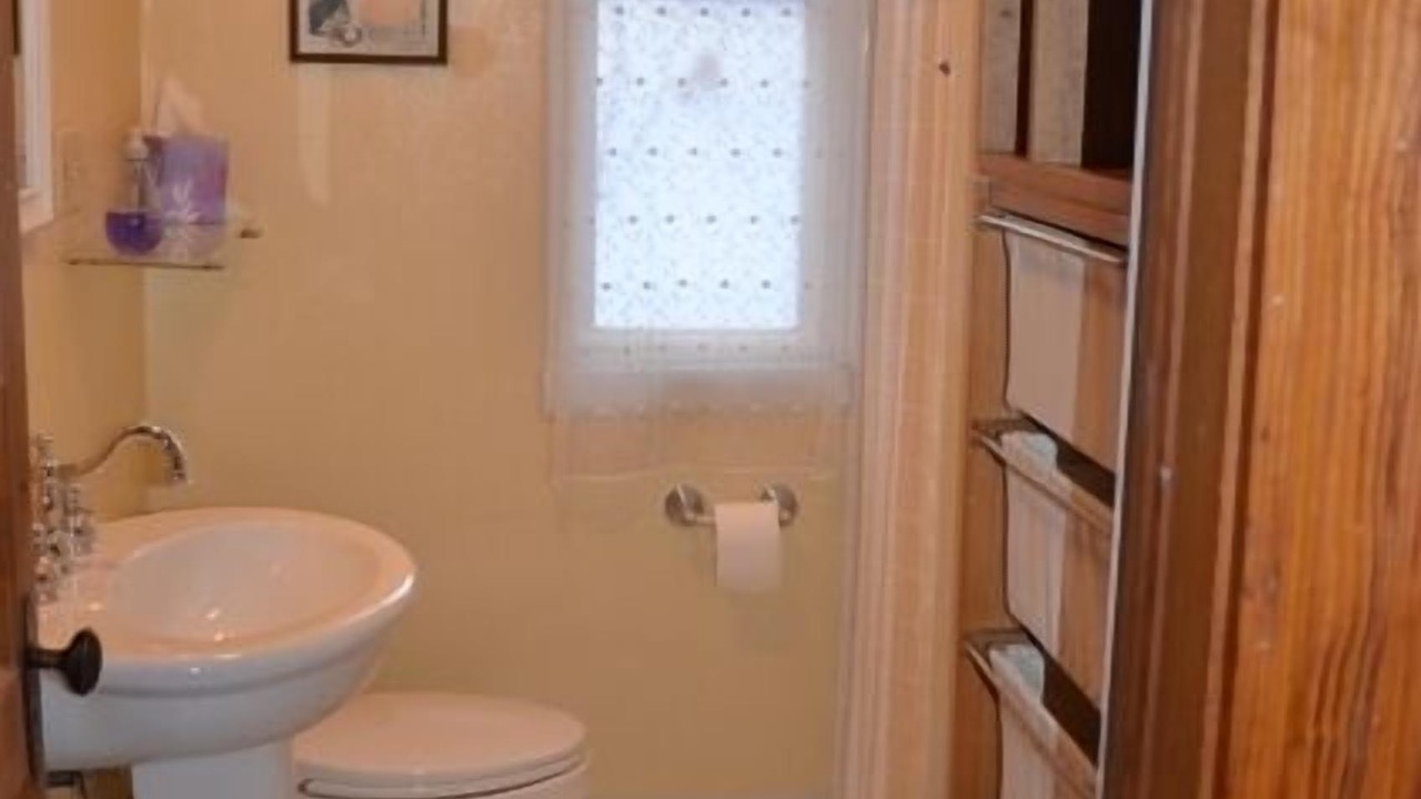 Photo of Bathroom in Sunnyside