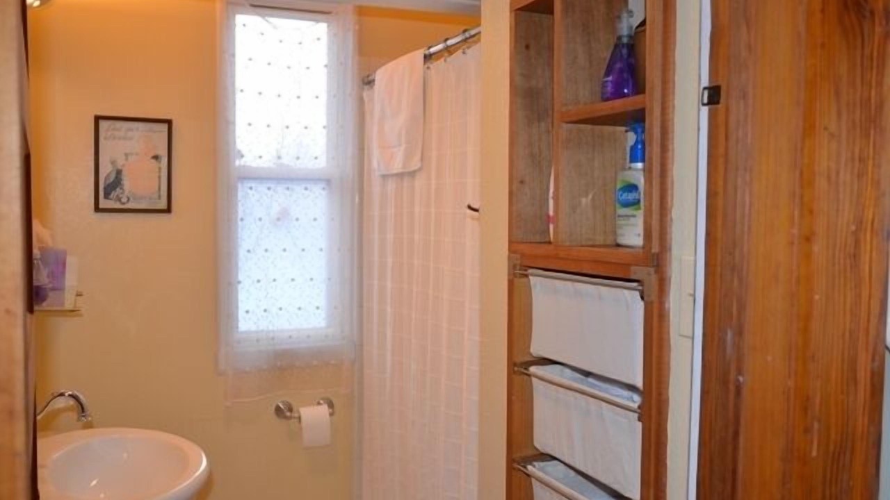 Photo of Bathroom in Sunnyside