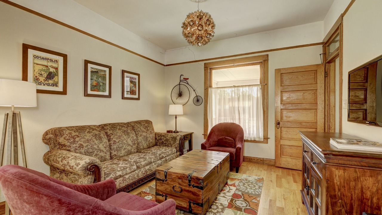 Photo of Livingroom in Sunnyside