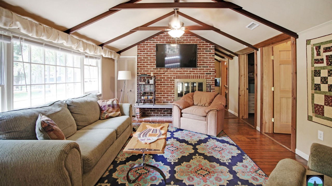 Photo of Livingroom in Gaines