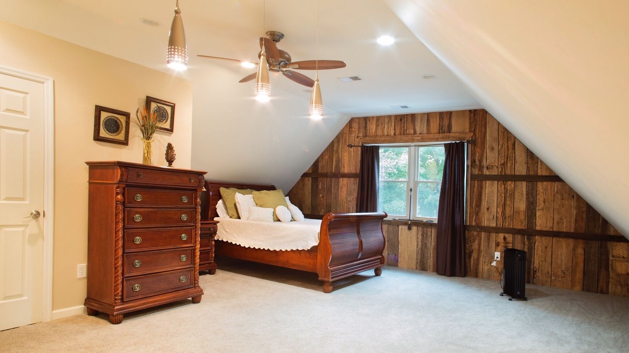 Photo of Bedroom in Hendersonville