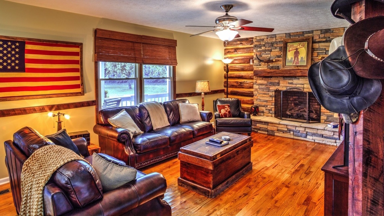 Photo of Livingroom in Hendersonville