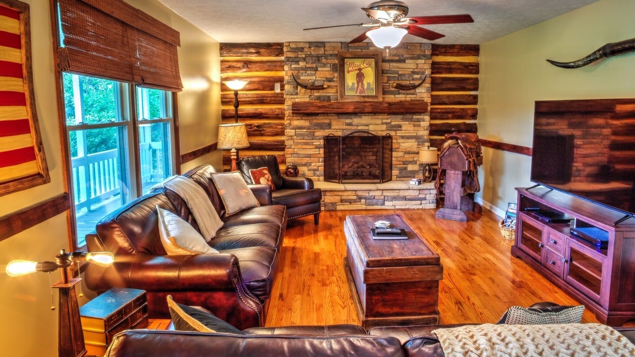 Photo of Livingroom in Hendersonville