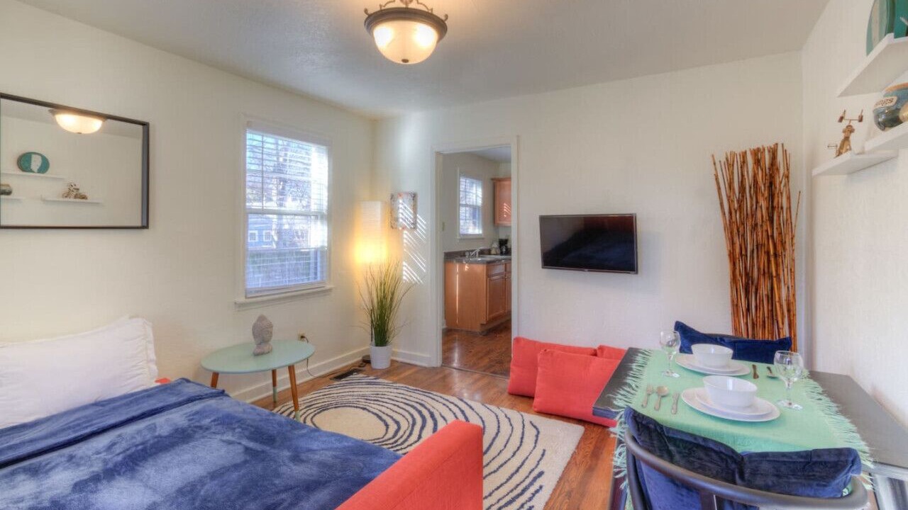 Photo of Bedroom in Midtown