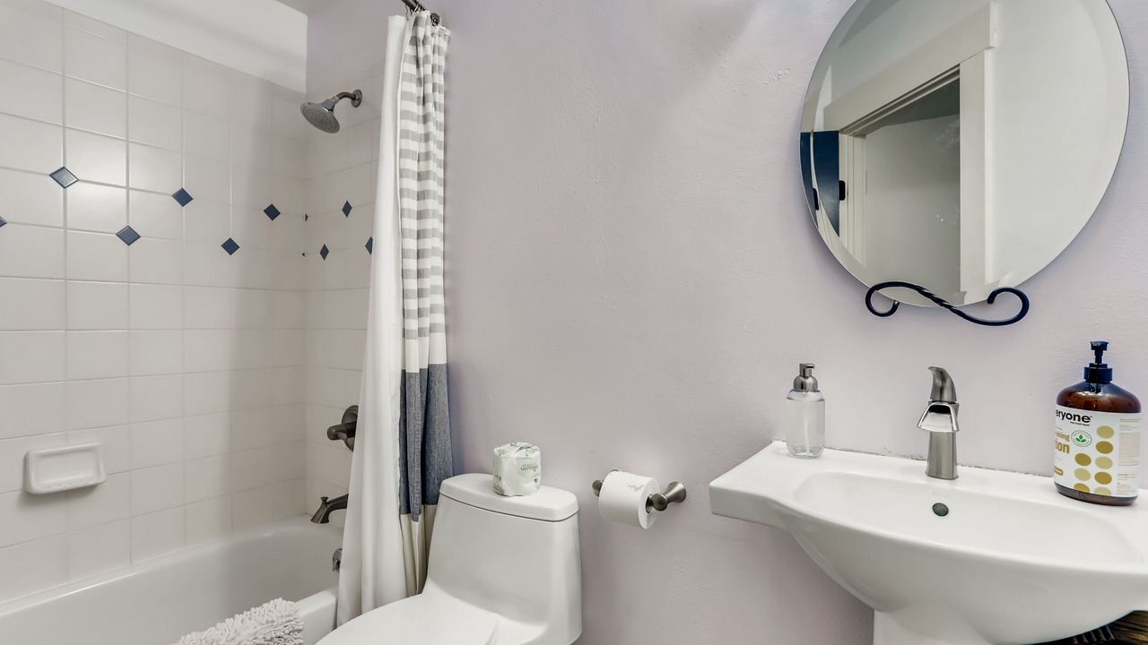 Photo of Bathroom in Lyons