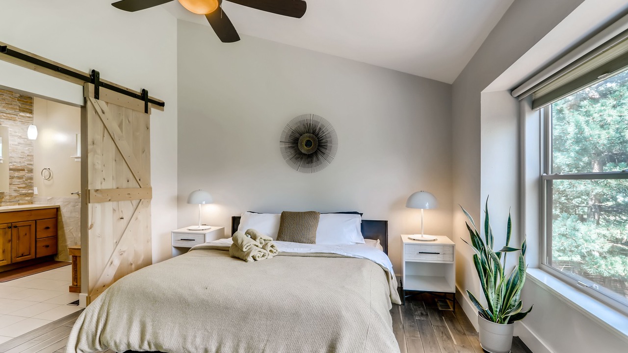 Photo of Bedroom in Lyons