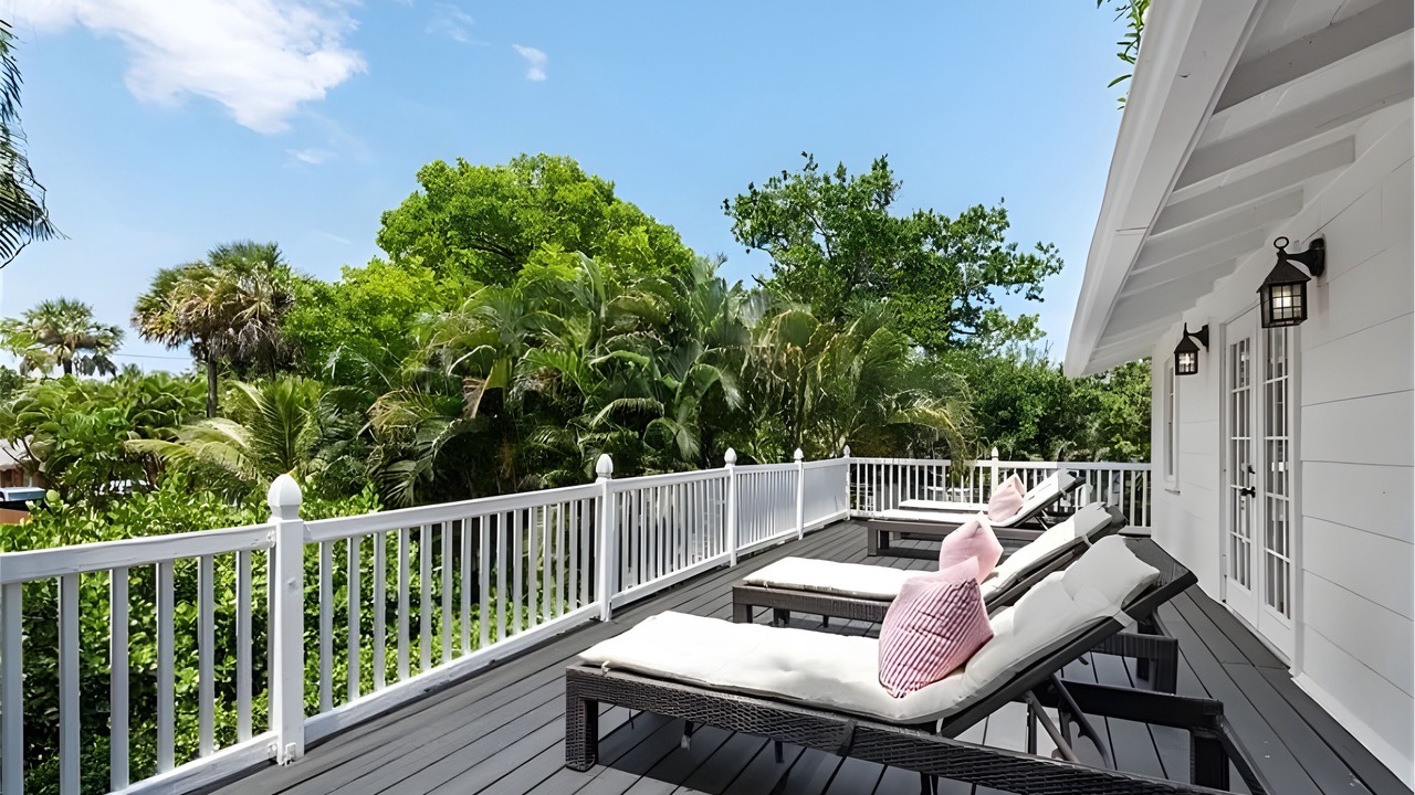 Photo of Patio Balcony in Sailboat Bend