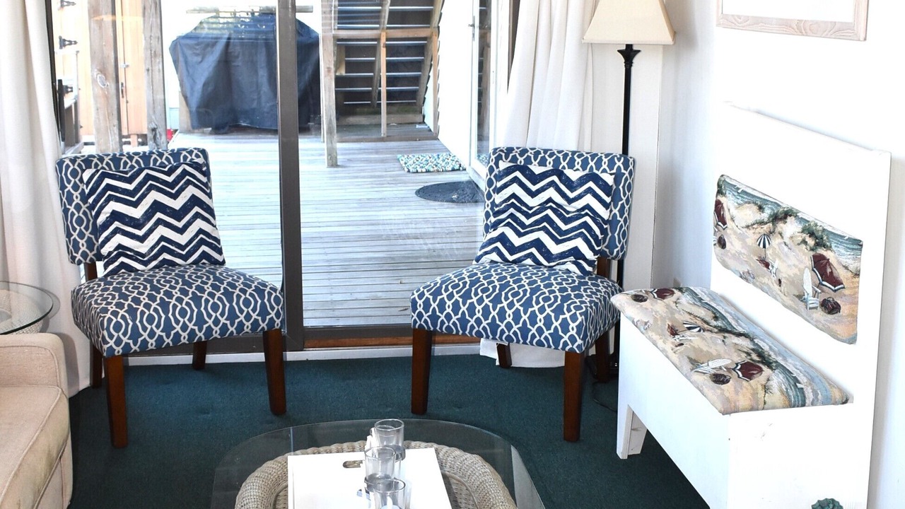 Photo of Livingroom in Northeast Virginia Beach