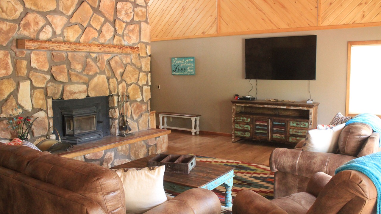 Photo of Livingroom in Ponderosa Pines