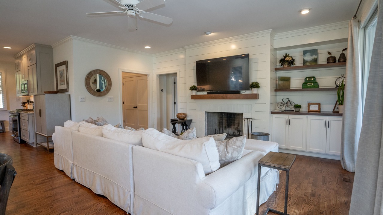 Photo of Livingroom in Lake Oconee