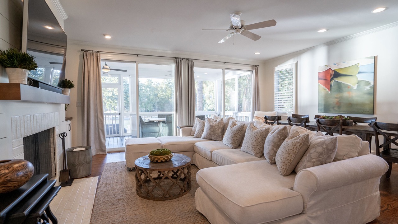 Photo of Livingroom in Lake Oconee