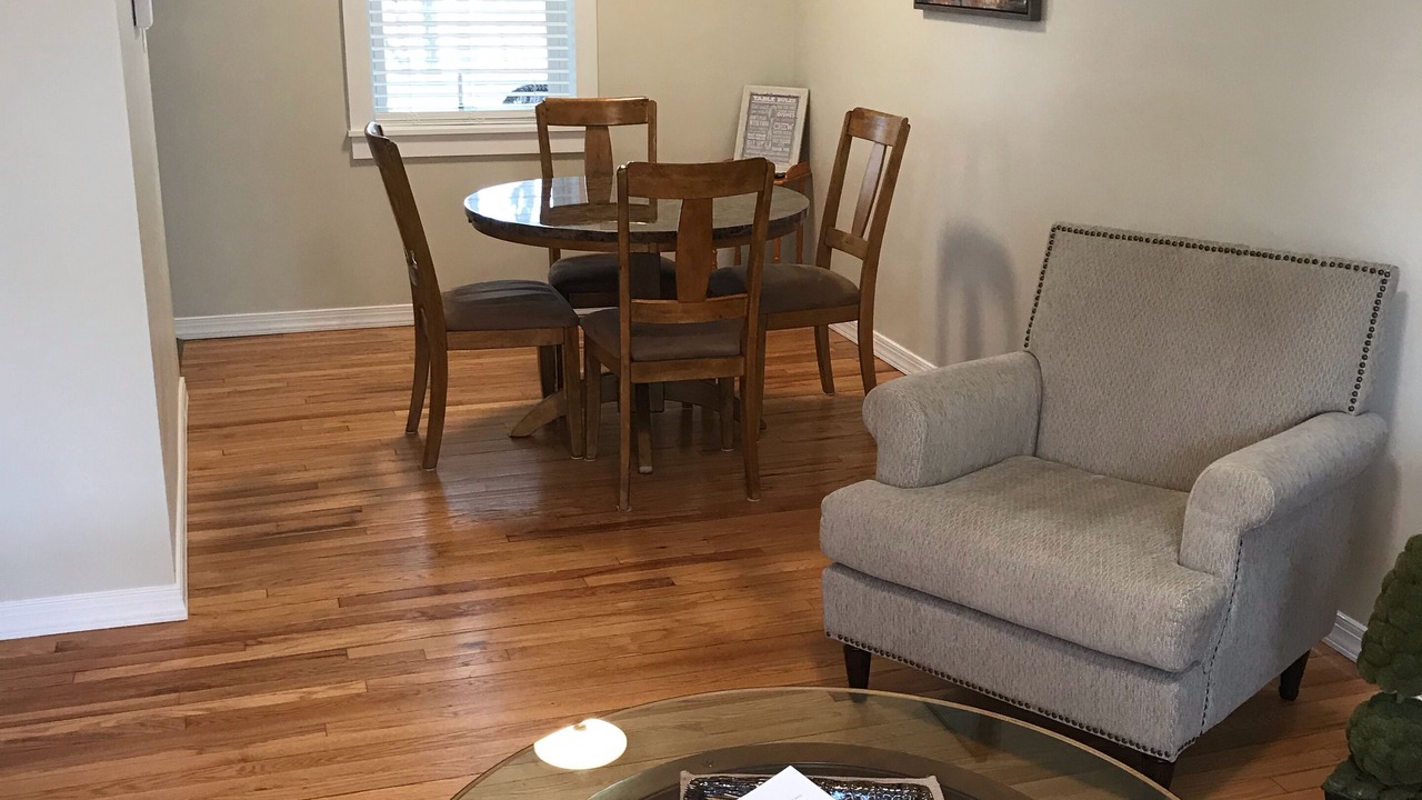 Photo of Bedroom in Linntown