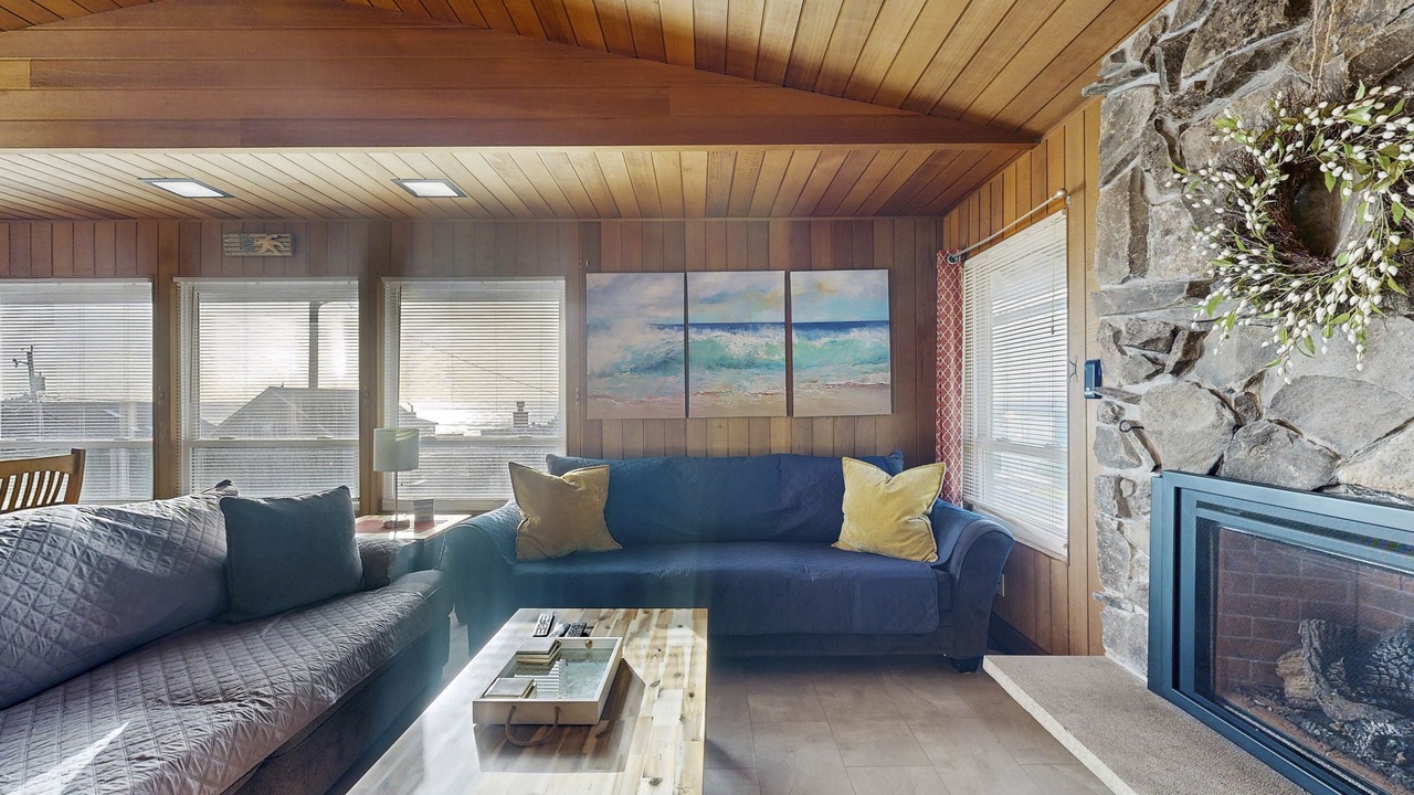 Photo of Livingroom in Roads End